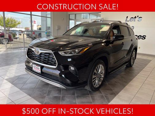 Midnight Black Metallic 2026 Toyota Highlander
