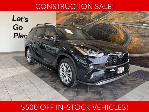 Midnight Black Metallic 2026 Toyota Highlander