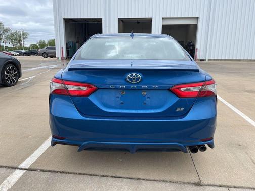 Blue Streak Metallic 2019 Toyota Camry SE