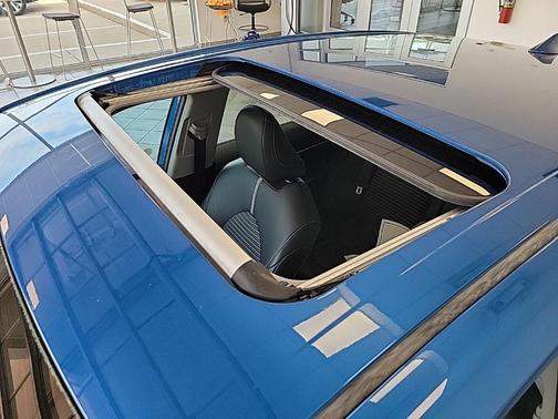 Blue Streak Metallic 2019 Toyota Camry SE