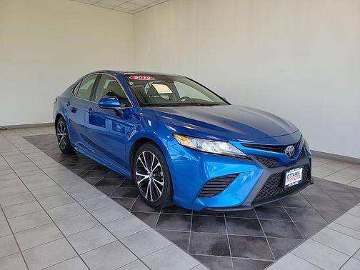 Blue Streak Metallic 2019 Toyota Camry SE