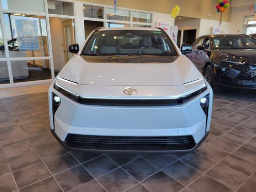 Pearl 2026 Toyota bZ XLE