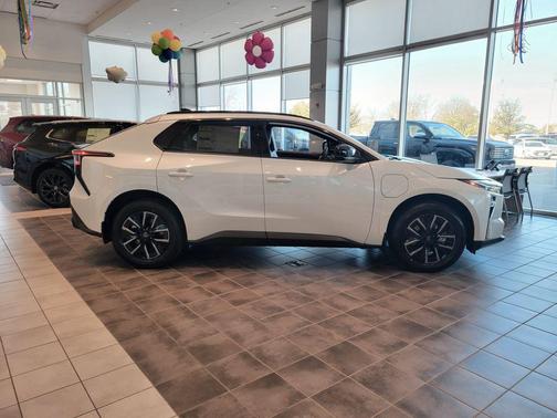 Pearl 2026 Toyota bZ XLE