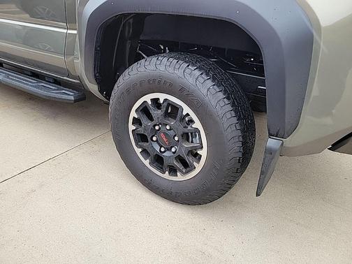 2025 Toyota Tacoma TRD Off Road