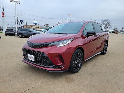 2025 Toyota Sienna XSE 7 Passenger