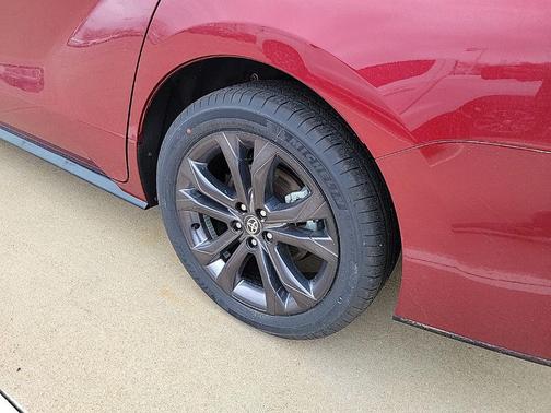 Ruby Flare Pearl 2025 Toyota Sienna XSE 7 Passenger