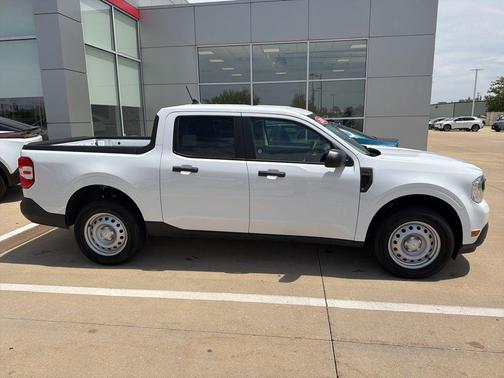 Oxford White 2024 Ford Maverick XL
