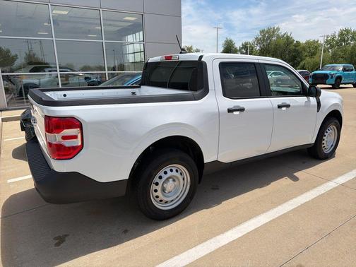 Oxford White 2024 Ford Maverick XL