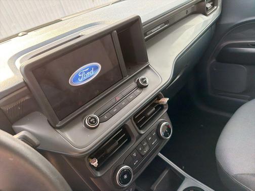 Oxford White 2024 Ford Maverick XL