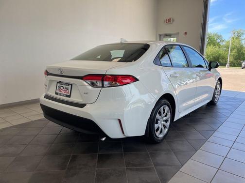 Ice 2026 Toyota Corolla LE