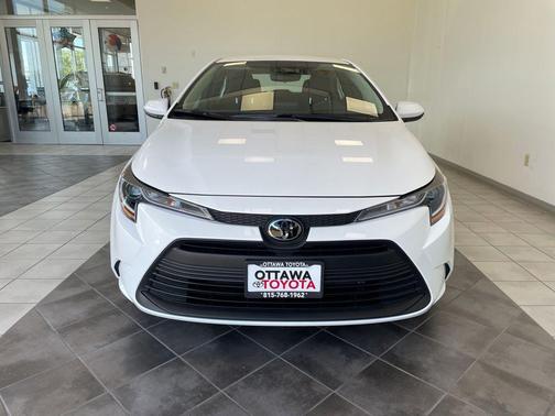 Ice 2026 Toyota Corolla LE