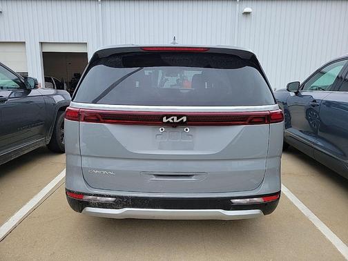 2024 Kia Carnival EX