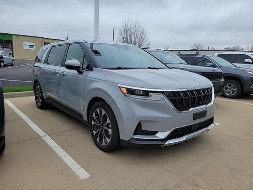 2024 Kia Carnival EX