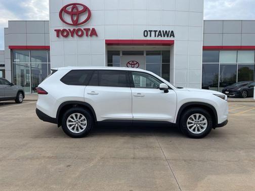 Pearl 2026 Toyota Grand Highlander XLE