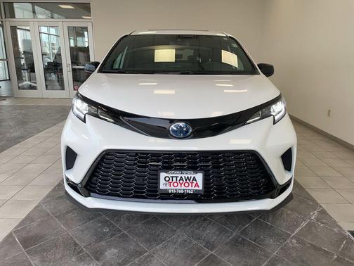 2025 Toyota Sienna XSE 7 Passenger