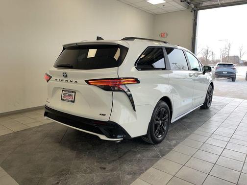 2025 Toyota Sienna XSE 7 Passenger