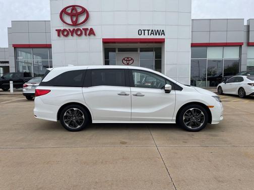 Platinum White Pearl 2023 Honda Odyssey Elite
