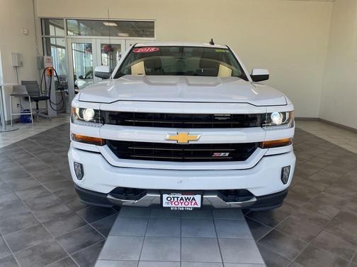 Summit White 2018 Chevrolet Silverado 1500 2LT