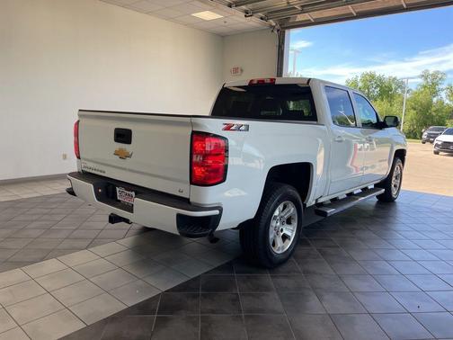 Summit White 2018 Chevrolet Silverado 1500 2LT