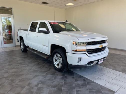 Summit White 2018 Chevrolet Silverado 1500 2LT