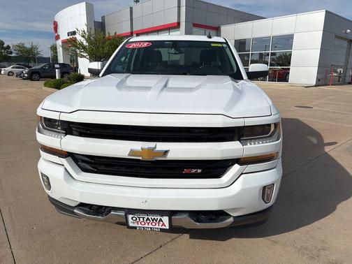 Summit White 2018 Chevrolet Silverado 1500 2LT