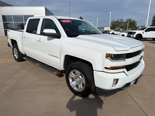 Summit White 2018 Chevrolet Silverado 1500 2LT