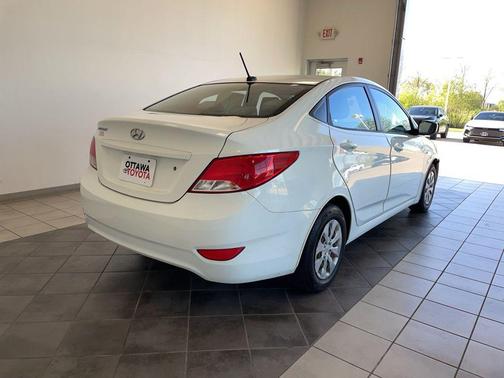 Century White 2016 Hyundai Accent SE