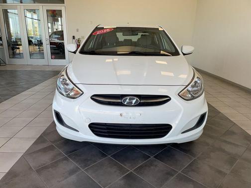 Century White 2016 Hyundai Accent SE