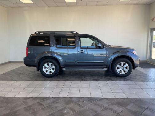 Dark Slate Metallic 2012 Nissan Pathfinder SV