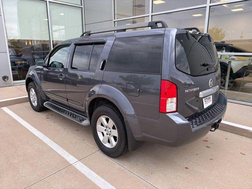 Dark Slate Metallic 2012 Nissan Pathfinder SV