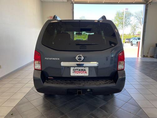 Dark Slate Metallic 2012 Nissan Pathfinder SV