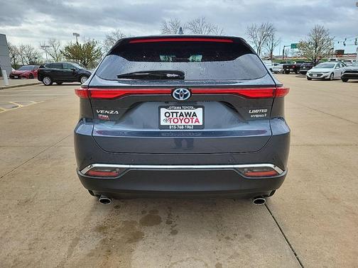 Coastal Gray Metallic 2021 Toyota Venza Limited