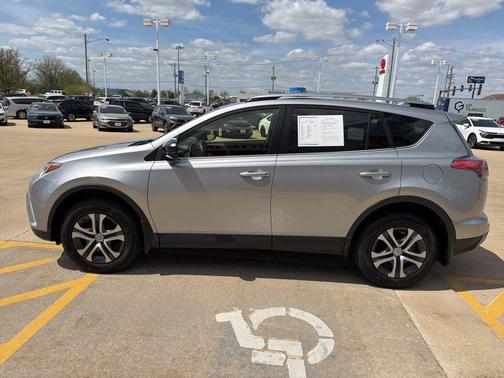 Silver Sky Metallic 2018 Toyota RAV4 LE