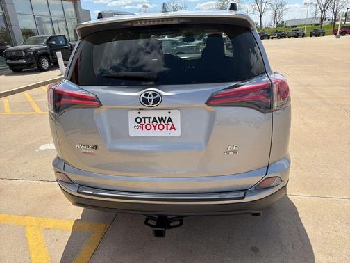 Silver Sky Metallic 2018 Toyota RAV4 LE