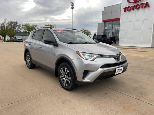 Silver Sky Metallic 2018 Toyota RAV4 LE