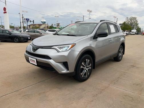 Silver Sky Metallic 2018 Toyota RAV4 LE