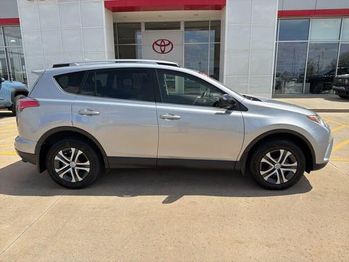 Silver Sky Metallic 2018 Toyota RAV4 LE