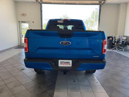 Velocity Blue Metallic 2019 Ford F-150 XLT