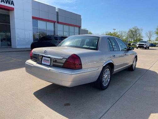 Smokestone Clearcoat Metallic 2010 Mercury Grand Marquis LS