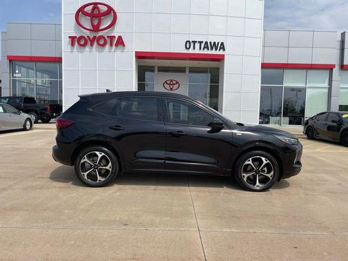 Agate Black Metallic 2023 Ford Escape ST-Line Elite
