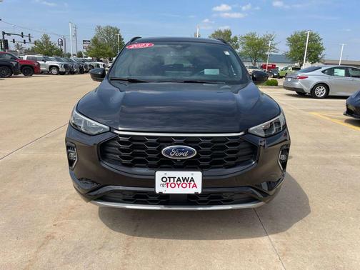 Agate Black Metallic 2023 Ford Escape ST-Line Elite