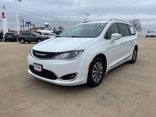 Bright White Clearcoat 2020 Chrysler Pacifica Touring-L Plus