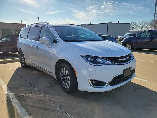 2020 Chrysler Pacifica Touring-L Plus