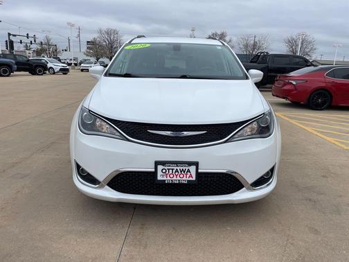 Bright White Clearcoat 2020 Chrysler Pacifica Touring-L Plus