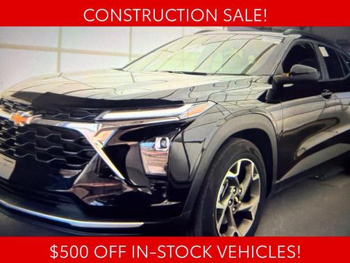 Mosaic Black Metallic 2025 Chevrolet Trax LT