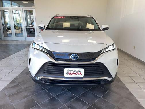 Blizzard Pearl 2021 Toyota Venza XLE