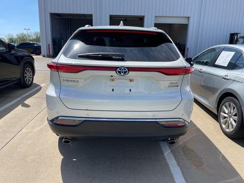Blizzard Pearl 2021 Toyota Venza XLE