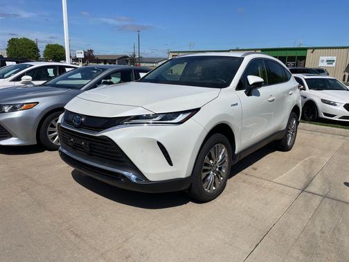 Blizzard Pearl 2021 Toyota Venza XLE