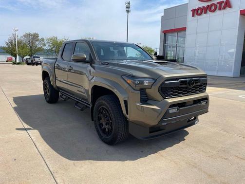 Bronze Oxide 2026 Toyota Tacoma Hybrid TRD Sport