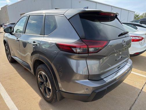 Gun Metallic 2025 Nissan Rogue SV